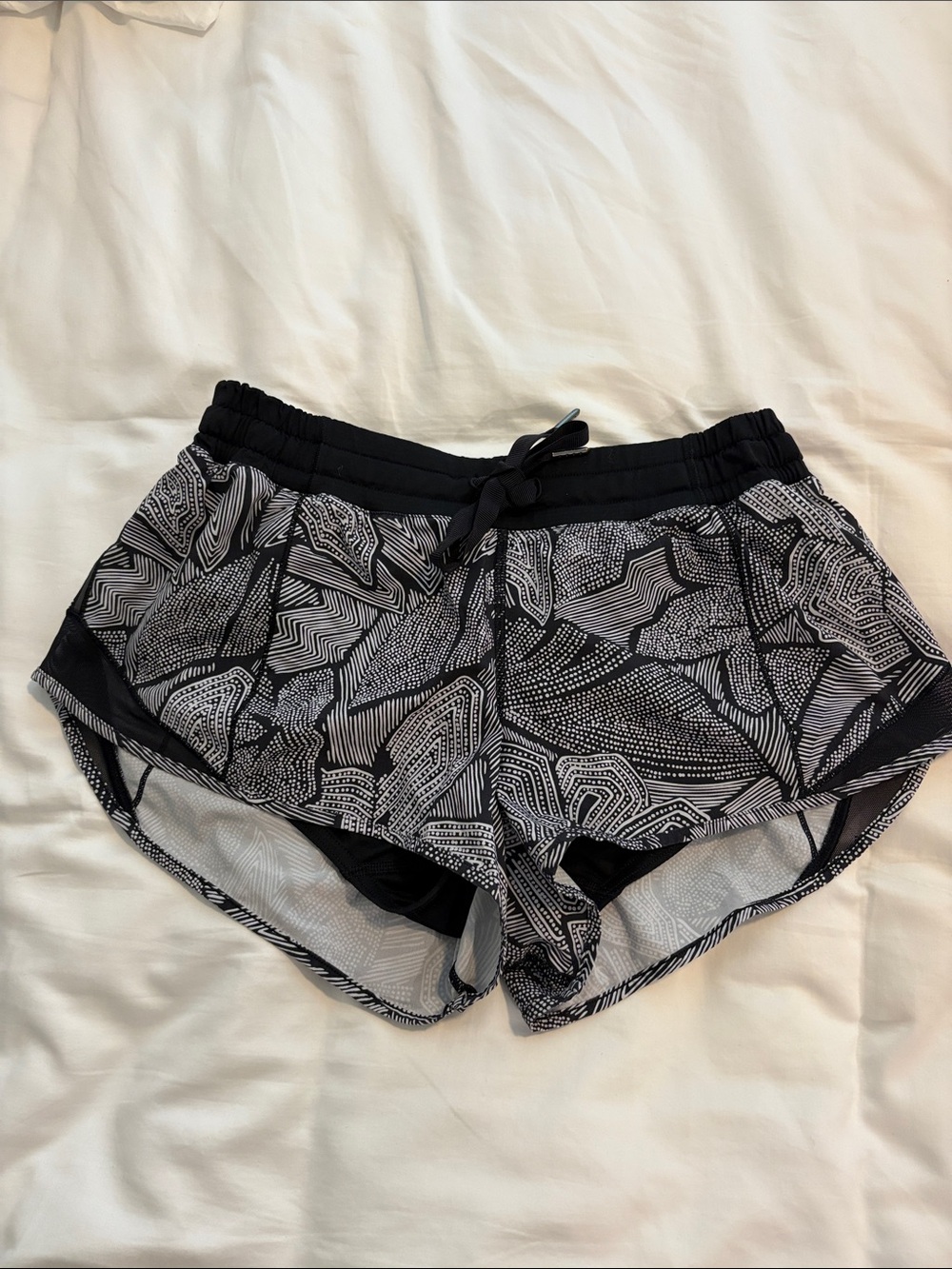 Women’s Black Patterned Athletic Shorts - Lulu Lemon